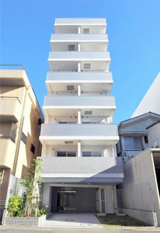 ベルグレードKSトレの外観