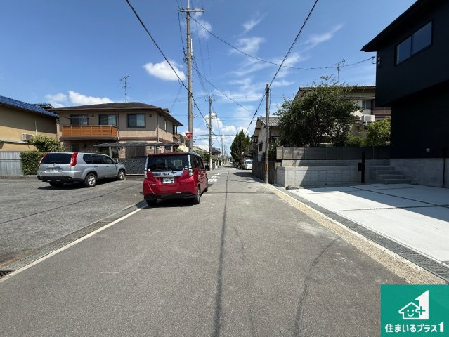 羽曳野市羽曳が丘西　第2期　新築一戸建ての前面道路含む現地写真|現在建築中！落ち着いた街並みで新生活を始めることが出来そう！周辺の物件も併せてご紹介させて頂きます！