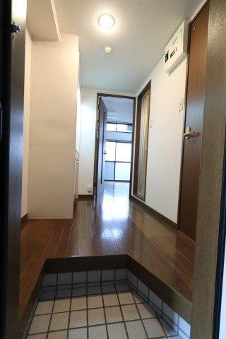 福岡市南区多賀１丁目のアパートの玄関