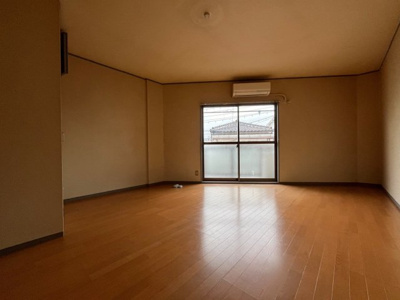 【寝室】 | 八番館