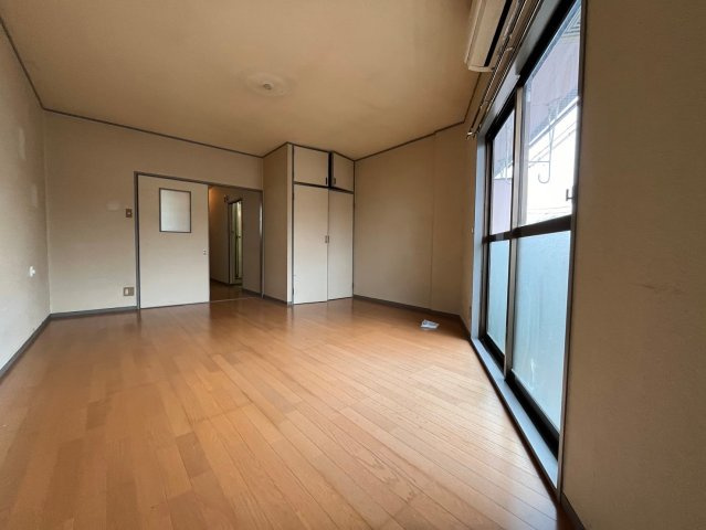 【洋室】 | 八番館