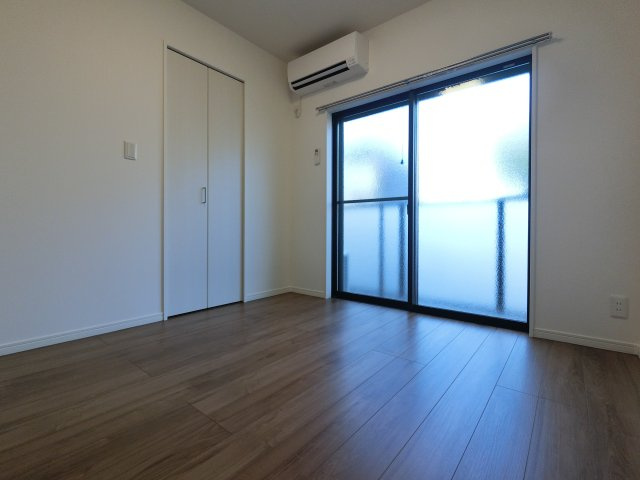 LUNIGHT都賀の洋室