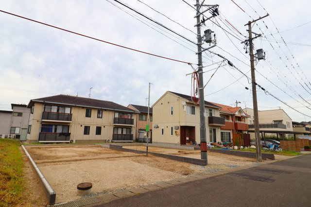 【前面道路含む現地写真】 | Blooming　Garden　西中央3丁目　1号棟