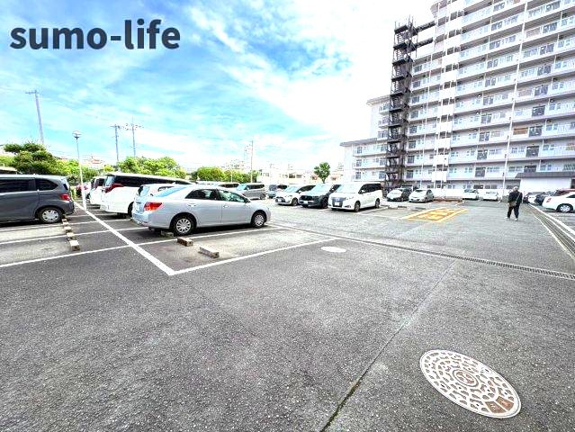 パストラル昆陽の駐車場