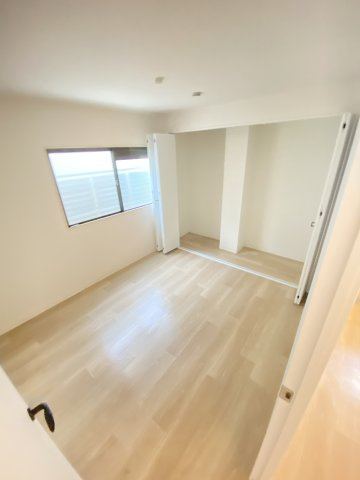 大阪市淀川区木川西２丁目の賃貸マンションの収納