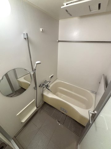 西新テングッドシティSAVOYの浴室|日々の疲れを癒すお風呂付です