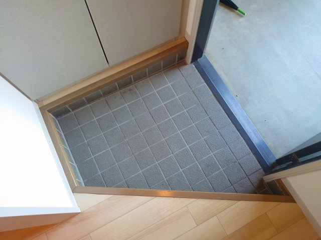 日恵ハイツＢ棟の玄関