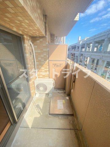 大阪市東淀川区淡路３丁目の賃貸マンションのバルコニー