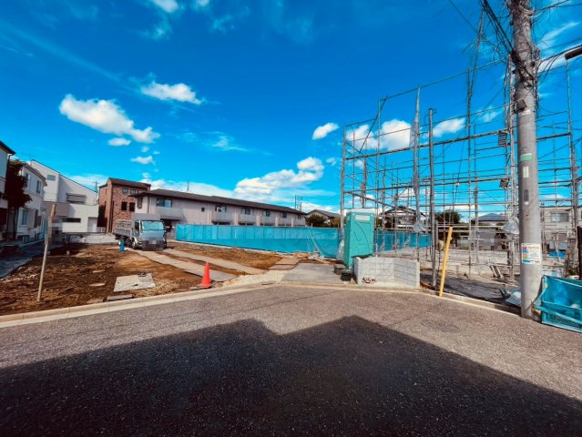 【外観】 | 練馬区向山３丁目　新築戸建て　B号棟 | 【建築中】少しずつ形になる住まい、完成への期待が膨らみます