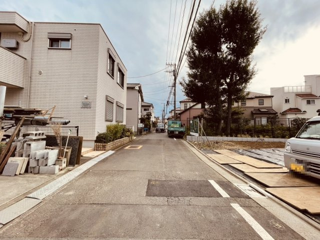【居間・リビング】 | 練馬区向山３丁目　新築戸建て　B号棟 | 【施工例】光と風を感じながら、穏やかな時間を過ごせる場所