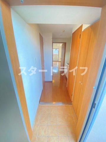 大阪市東淀川区淡路３丁目の賃貸マンションの玄関
