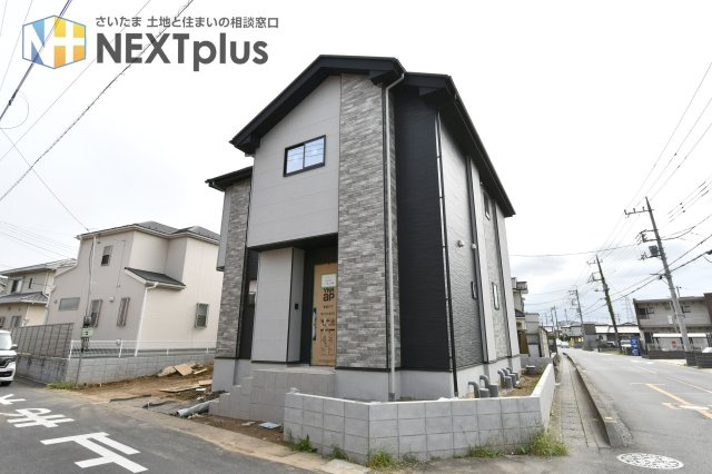 蓮田市緑町１５期の前面道路含む現地写真