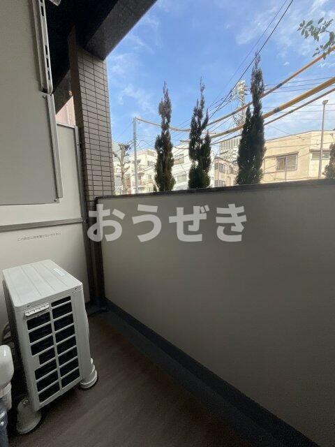 コンシェリア門前仲町　ＡＱＵＡ　ＶＥＲＴのバルコニー