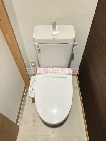 ソラーレ津福駅南のトイレ|※別物件のお写真です
