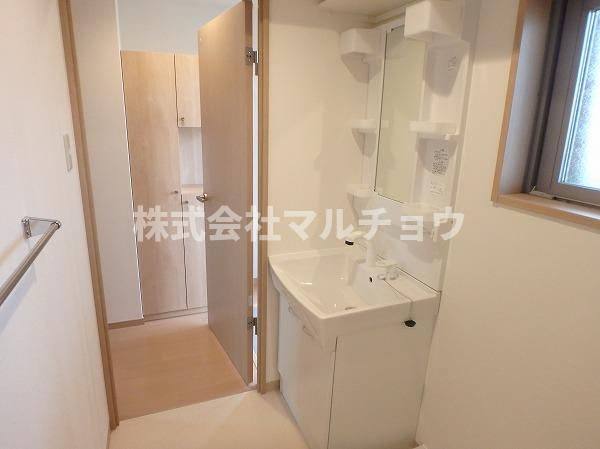 ユーミーはやの洗面所|明るい洗面所です