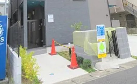 流山市南流山６丁目のアパートのエントランス