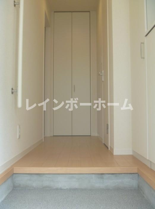 サンモール市川の玄関
