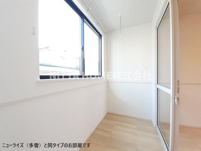 豊岡市伏のアパートのバルコニー|【完成イメージ】人気のサンルームのお部屋☆彡