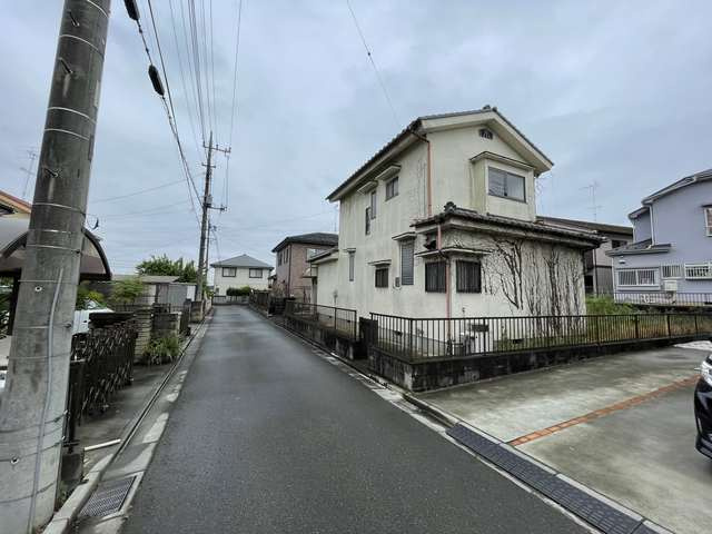 比企郡鳩山町小用　売地の前面道路含む現地写真