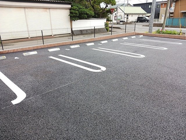 グランメゾンⅢの駐車場
