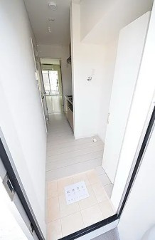 市川市国府台５丁目のアパートの玄関