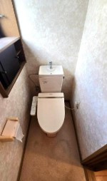 中古戸建　四條畷市北出町（平成13年築）のトイレ|ウォシュレット付きトイレ・窓付き