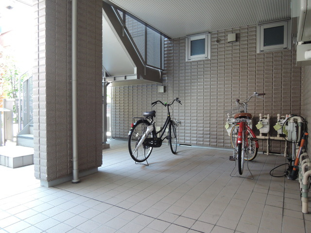 ＭＡＩＳＯＮ　ＤＥ　ＢＯＮＨＥＵＲ　メゾンドボヌールのその他共用部分|★自転車駐輪場★