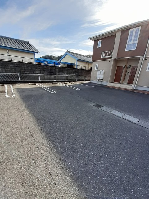 アパートメント　ジェルメの駐車場|駐車場