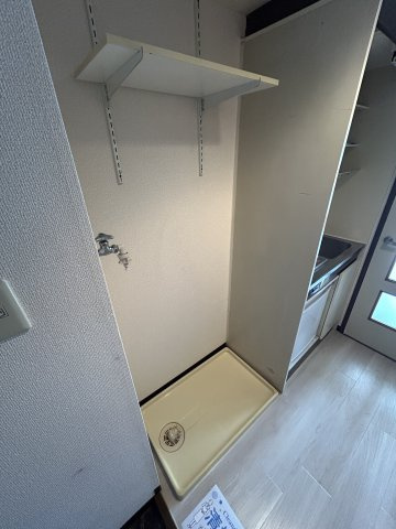 エマーユ若葉の内装|室内洗濯機置き場　同タイプ別部屋写真となります。
