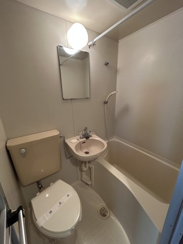 エマーユ若葉の浴室|同タイプ別部屋写真となります。