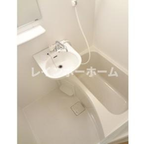 CASA宝町の浴室