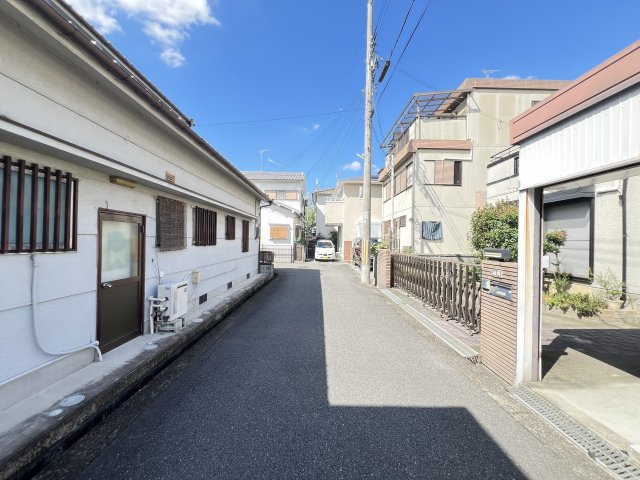 売土地　橿原市葛本町の前面道路含む現地写真