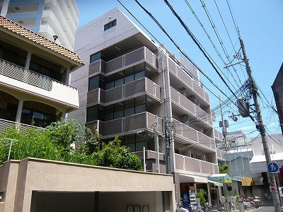 セリバテール伊丹の外観