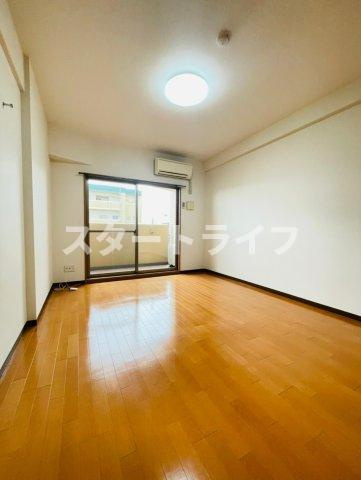 大阪市淀川区木川東２丁目の賃貸マンションの居間・リビング