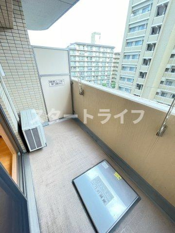 大阪市淀川区木川東２丁目の賃貸マンションのバルコニー