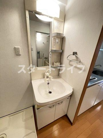 大阪市淀川区木川東２丁目の賃貸マンションの洗面所