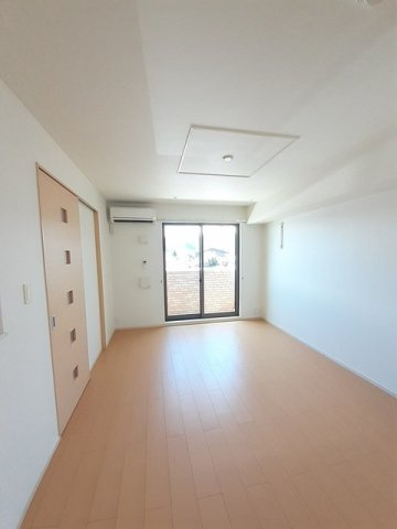 こちらの居間で趣味の時間をお楽しみください