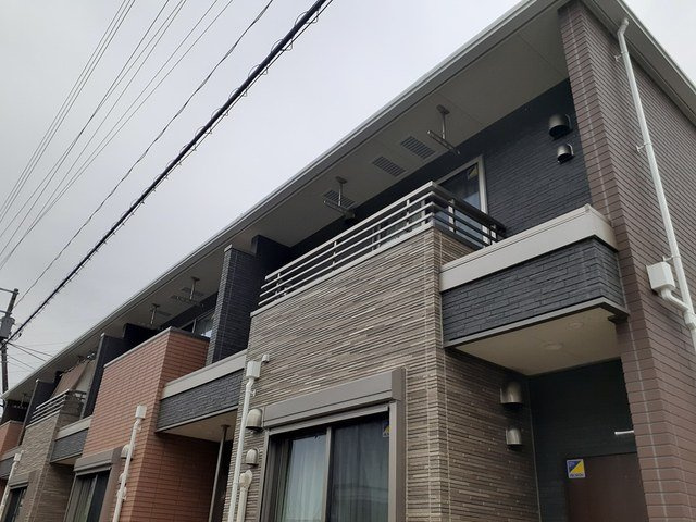 暖かな日差しのふりそそぐバルコニー