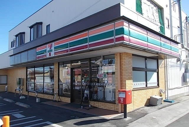 セブンイレブン飯泉店まで180m