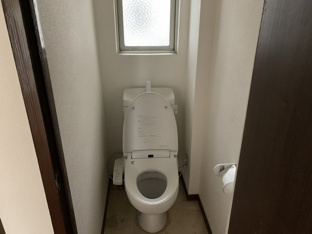 コンパクトで使いやすいトイレです
