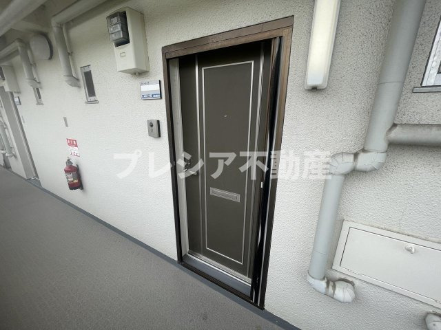 松が丘住宅16号棟の玄関