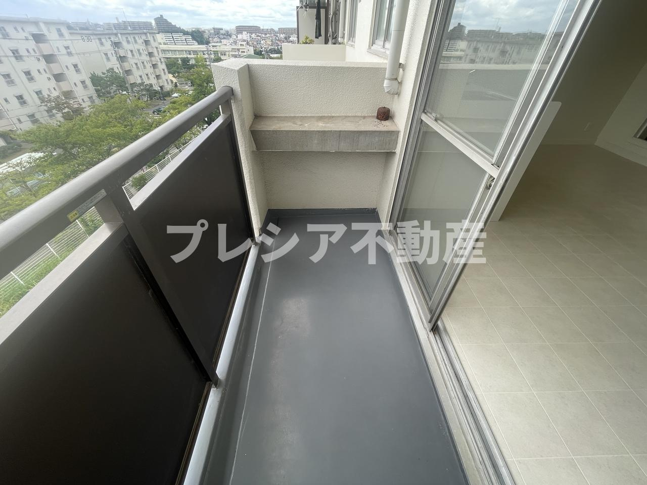 松が丘住宅16号棟のバルコニー
