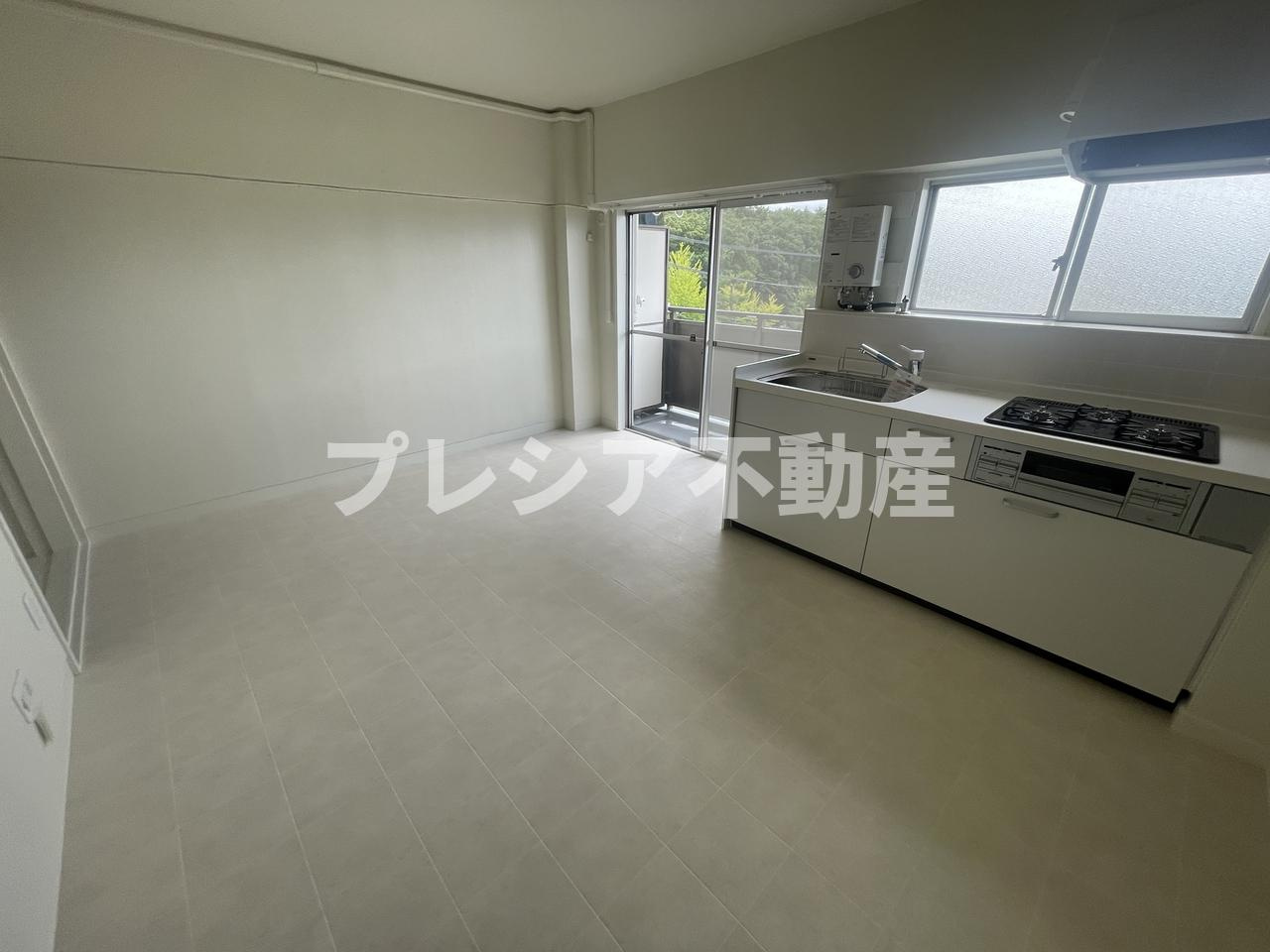 松が丘住宅16号棟の居間・リビング
