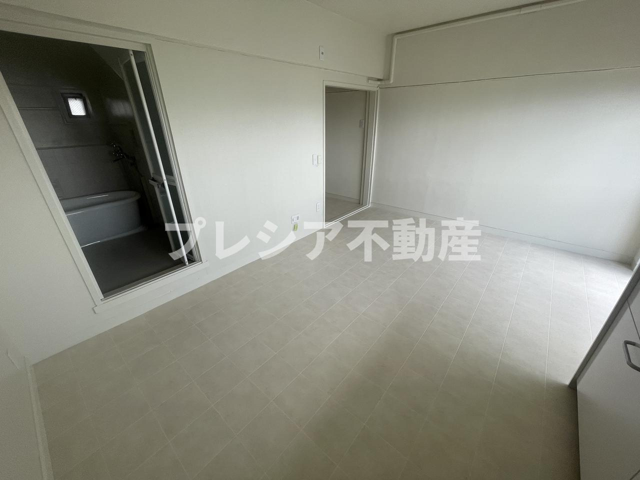 松が丘住宅16号棟の居間・リビング