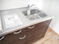 コンパクトなキッチンで掃除もラクラク