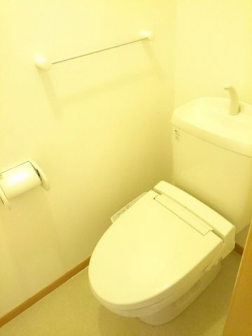 シンプルで使いやすいトイレです