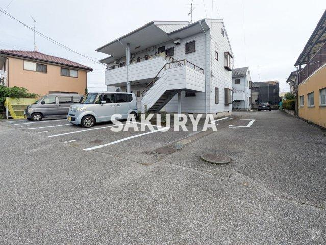 コーポ福居の駐車場