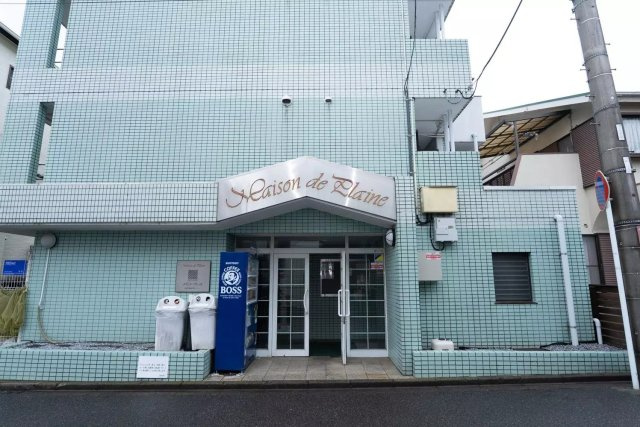 落ち着いた雰囲気の外観です