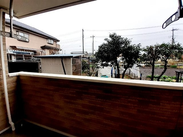 お洗濯にも便利なバルコニー付き