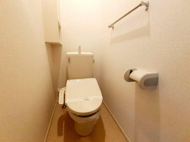 ゆったりとした空間のトイレです